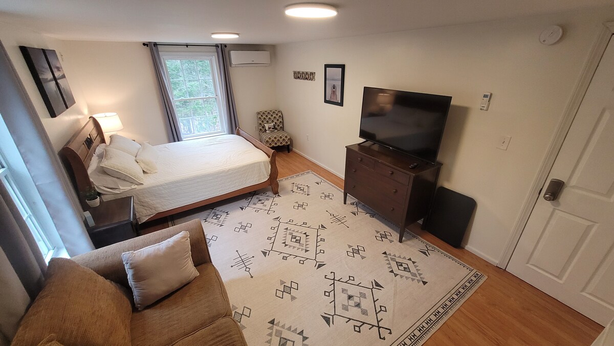 Lune Lane – Spacious Room with Private Bath photo 4